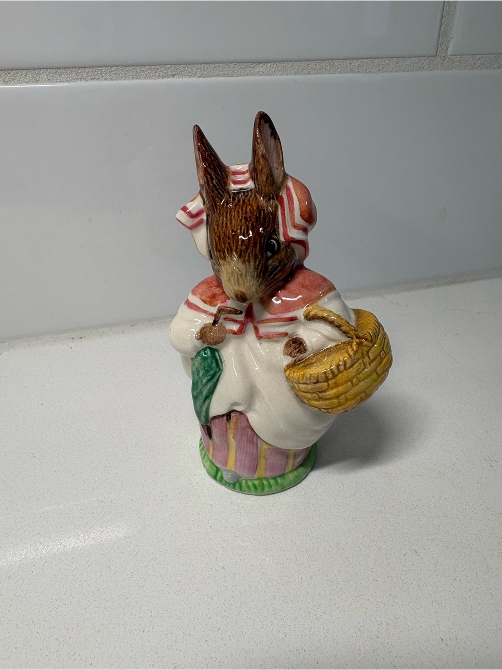 Beatrix Potter ‘Mrs. Rabbit’ 1951 Beswick England.  Excellent condition.